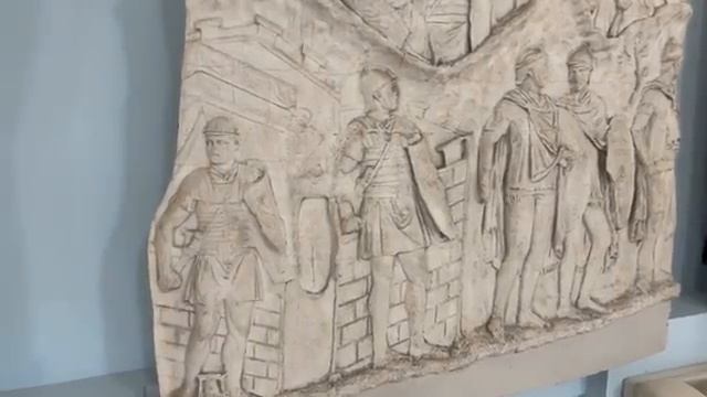 The Strangest Scenes on Trajan's Column смотреть онлайн