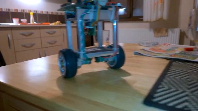 Balance Robot with Kalman Filter Gyrometry + Odometry Felix Fetche #2 смотреть онлайн