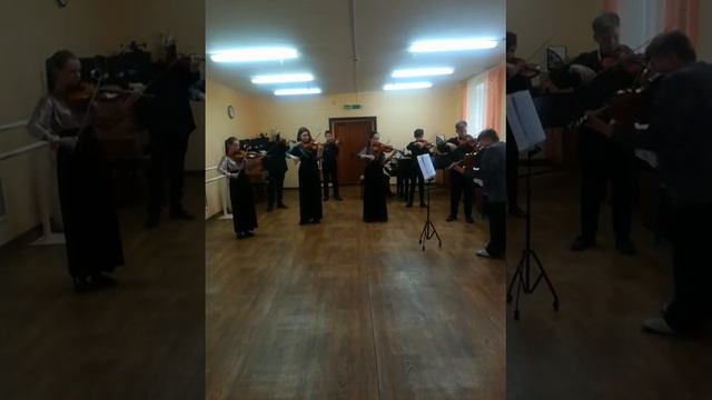 Питер Уорлок Каприольская сюита 1 Basse Danse,2 Pavana смотреть онлайн