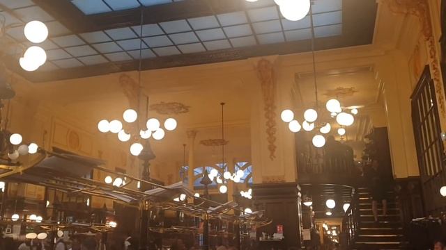 PARIGI: cena da Bouillon Chartier! смотреть онлайн