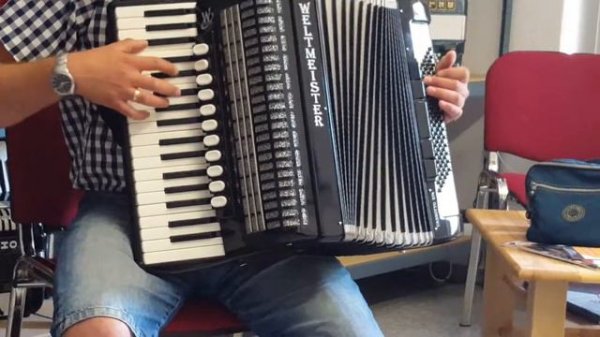 Klangprobe Akkordeon Weltmeister Cassotto 374