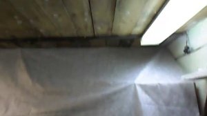 Очень дешевый натяжной потолок в гараже.