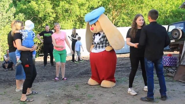 Ростовая кукла зайчик "Пауль" смотреть онлайн