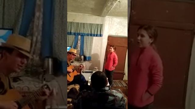 Чем заняться на даче в изоляции? Научить петь дочь! смотреть онлайн