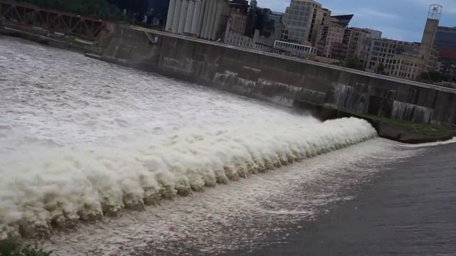 Миннеаполис - Миссисипи смотреть онлайн