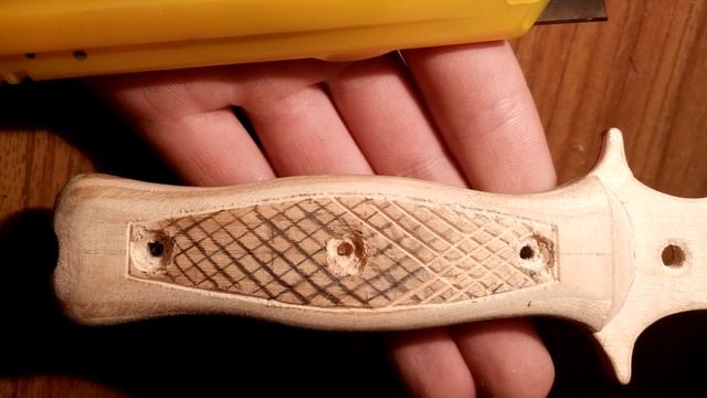 КАК сделать БОЕВОЙ НОЖ своими руками ИЗ ДЕРЕВА??? смотреть онлайн
