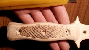 КАК сделать БОЕВОЙ НОЖ своими руками ИЗ ДЕРЕВА???