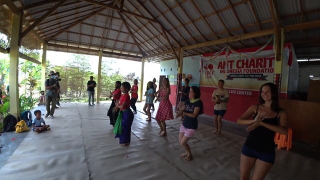 Деревня в Убуде. Дегустация арака. Петушиные бои. смотреть онлайн