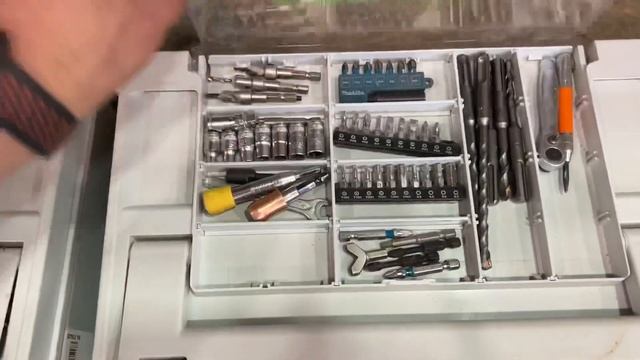 Система хранения инструмента на базе систейнеров Festool смотреть онлайн