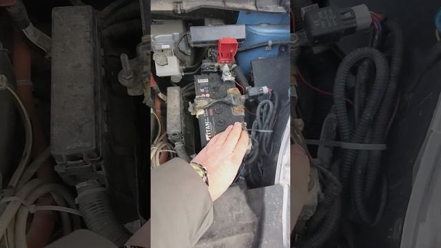 Села батарейка в электромобиле! смотреть онлайн