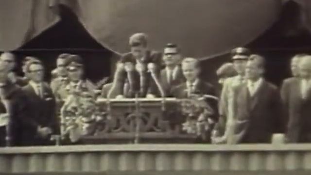 Berlin's Brandenburg Gate: Backdrop to Decades of US-Europe Ties смотреть онлайн