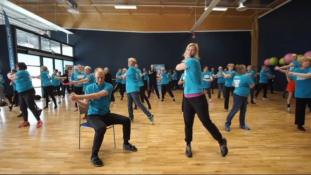 30 minuutin tehokas seniorijumppa | Coronaria смотреть онлайн