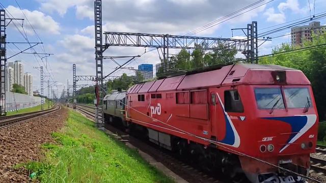 Сплотка Тепловозов ТЭП70БС - 054 + 2М62У - 0362А смотреть онлайн