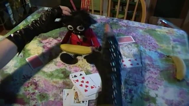 BANANA SPLIT CARD TRICK смотреть онлайн