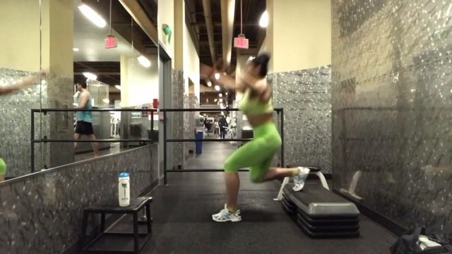 Присед-прыжок с касанием носка смотреть онлайн