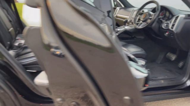 2017 Porsche Cayenne Platinum Edition