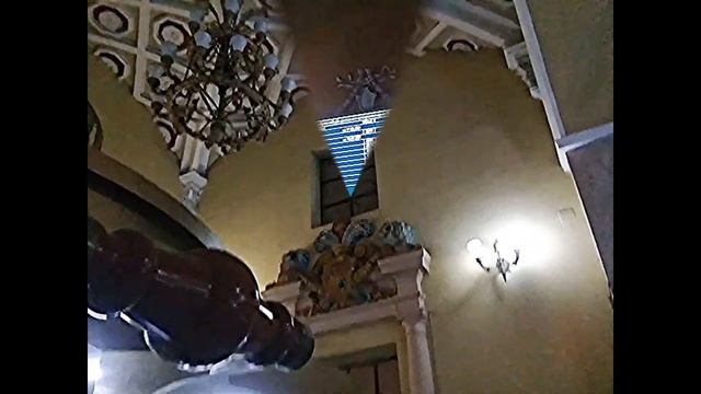 Вокзал Харькова. Ночью в пустом вокзале можно рассмотреть его красоту. смотреть онлайн