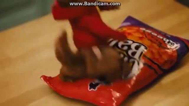 Alvin and The Chipmunks: The Squeakquel- Stayin Alive Cheeseball Scene смотреть онлайн