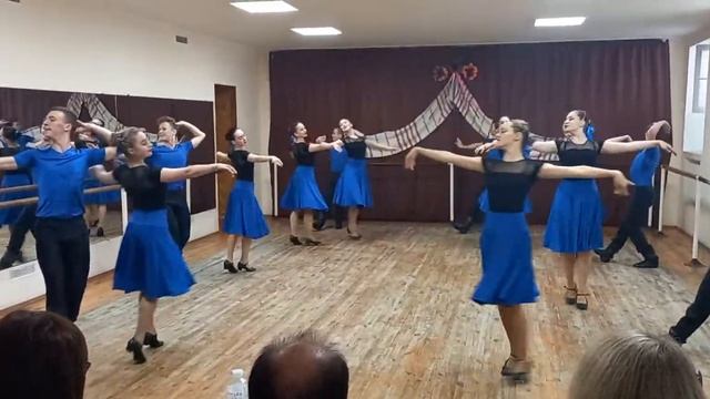 ГОС НСТ (2 каблучных battements, rond, battement fondu, веревочка) смотреть онлайн