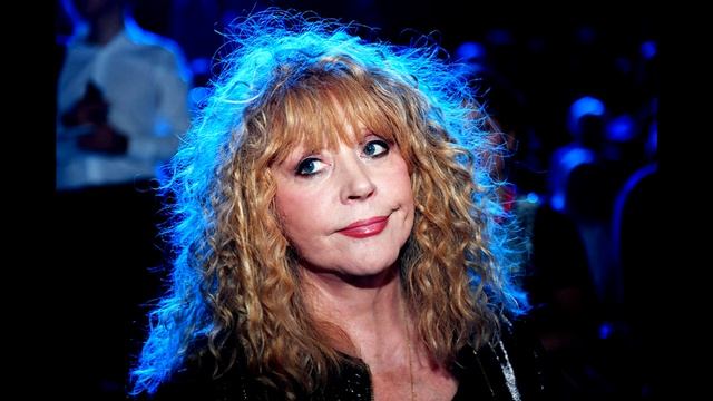 Алла Пугачёва утешила подарками детей, не победивших в "Голосе" смотреть онлайн