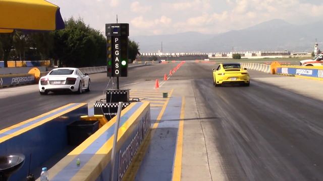 Audi R8 V10 FSI Vs Porsche Carrera 4 gts 2018 смотреть онлайн