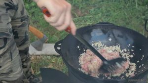 Макароны по-флотски, с жареным фаршем - В казане, на огне