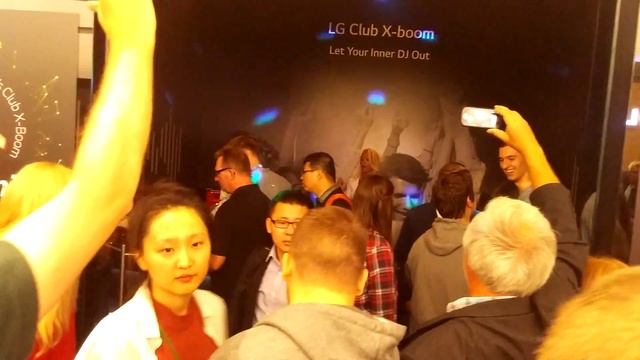 Djamila with LG X-Boom (2015 IFA) смотреть онлайн