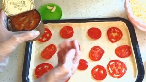 БЫСТРАЯ ПИЦЦА НА ГОТОВОМ ТЕСТЕ. Пицца С КИЛЬКОЙ В ТОМАТЕ. На скорую руку. Просто и Вкусно!