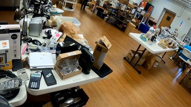 These Are My Favorite Types Of Garage Sales! смотреть онлайн