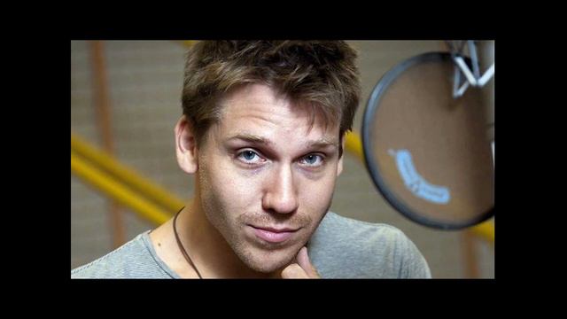 Max Riemelt, Hanno Koffler,  FreeFall ,2013 