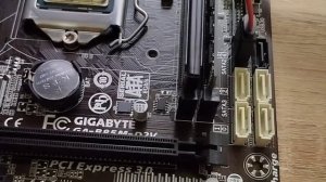 Циклический перезапуск материнской платы.