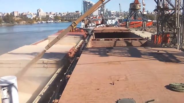 Причал Астон.Погрузка зерна.Экспорт.Ростов на Дону. смотреть онлайн