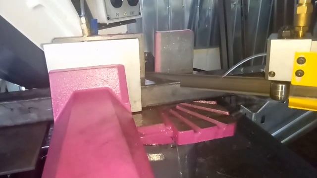 Ленточная пила. Рез 45 градусов. смотреть онлайн