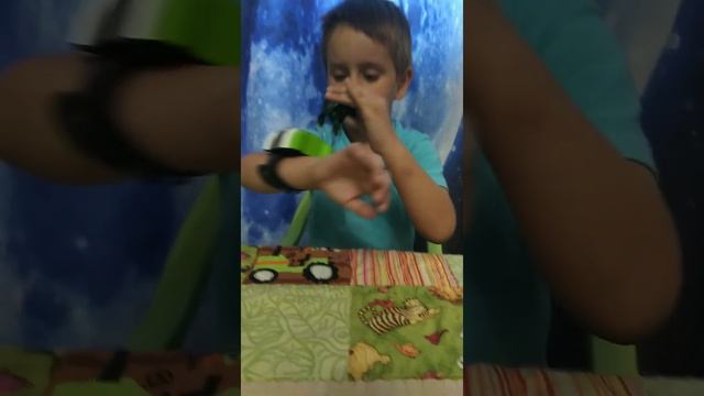 Часы Омнитрикс с пришельцами из Бен 10 (Ben 10), распаковка, детский мир смотреть онлайн