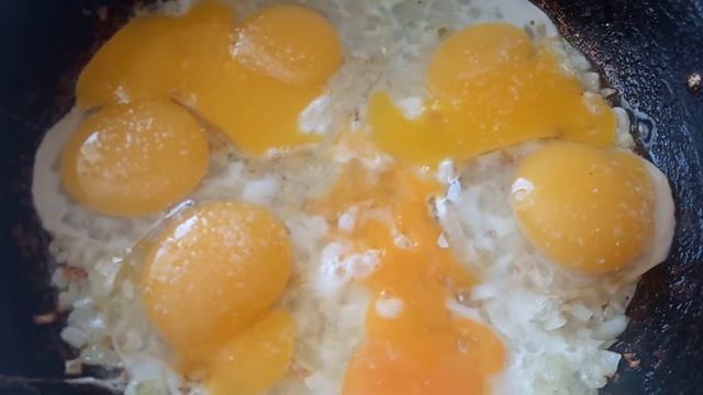 Как приготовить вкусную глазунью / завтрак смотреть онлайн