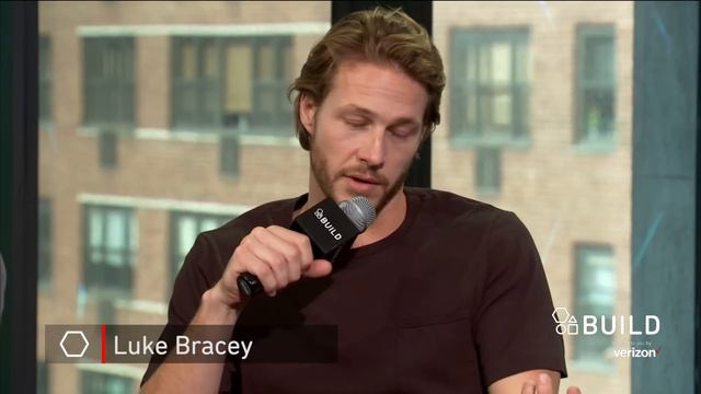 The Cast Of "Hacksaw Ridge" | BUILD Series смотреть онлайн