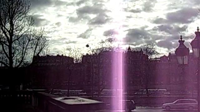 Paris- Outside of the L'Orangerie Museum смотреть онлайн