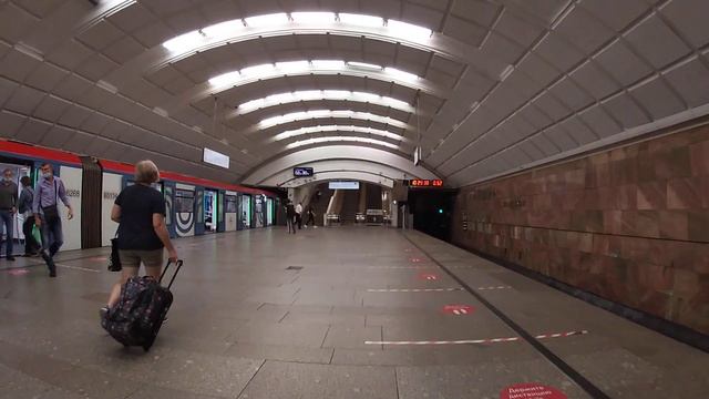 Станция метро Сходненская Москва / Metro Moscow 2021 смотреть онлайн