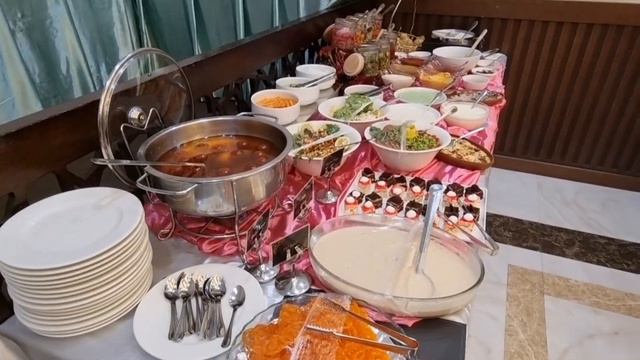 royal gujrat restaurant pe khana | dalma mall | bachon ki shopping | abudhabi | by insha eshal смотреть онлайн