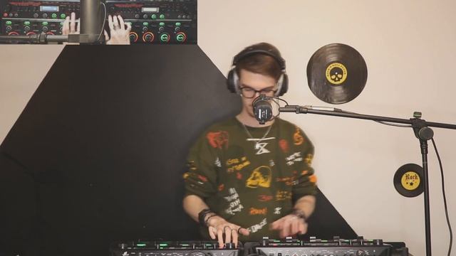 DgyMie - KBB21: BOSS RC-505 Loopstation Edition Wildcard смотреть онлайн