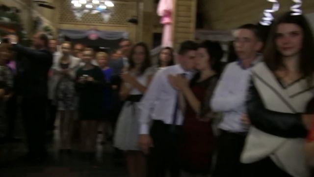 Мама поёт свою песню невесте смотреть онлайн