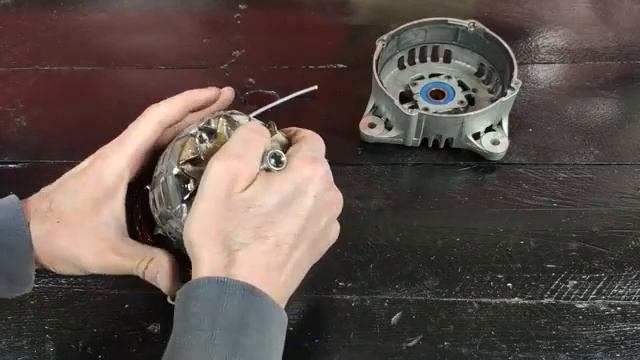переделка генератора с 12 в 220 в.чем чем сильней магнитное поле тем больше вольтаж смотреть онлайн