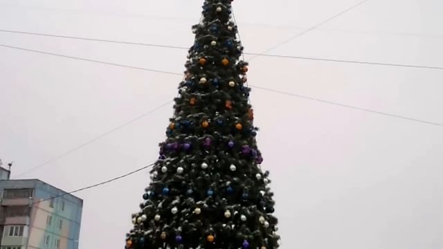 НОВОГОДНИЕ ЁЛКИ В ЕГОРЬЕВСКЕ.Новогодние ёлки украсили город смотреть онлайн