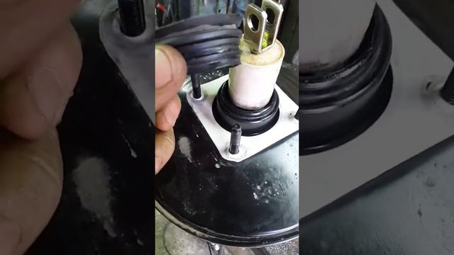 Ремонт ваккумного усилителя тормоза Мазда Демио смотреть онлайн