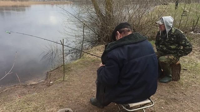 Рыбалка на реке Припяти.#апрель. смотреть онлайн