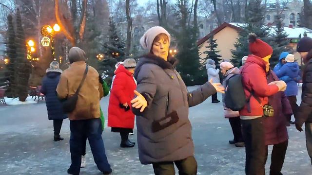ЧТО МНЕ ДЕЛАТЬ ЗАВТРА, Я РЕШУ САМА!💃🕺👍/ТАНЦЫ В ПАРКЕ ГОРЬКОГО ХАРЬКОВ ЯНВАРЬ 2022 смотреть онлайн