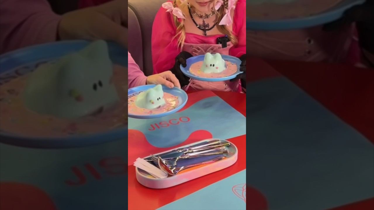 Как правильно есть желейных котов! (Влог об открытии кафе Jisco уже вышел) смотреть онлайн