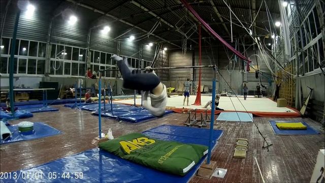 Зимние трени в зале ЦСК (Gimbarr Light) смотреть онлайн