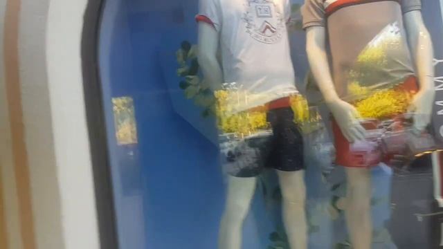 اكبر مول الماركات الشهير روكا فيلاج نواحي برشلونة? outlet roca village смотреть онлайн