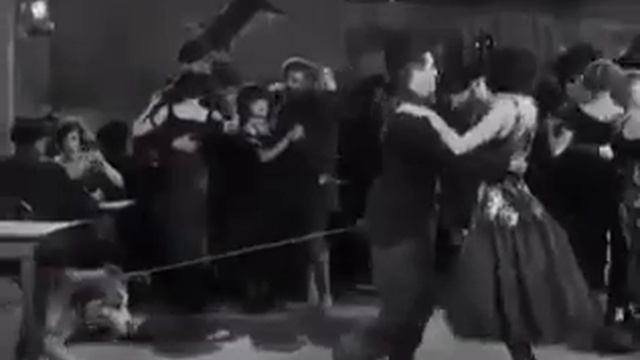 Чарли Чаплин казакша оленге билеуде) смотреть онлайн